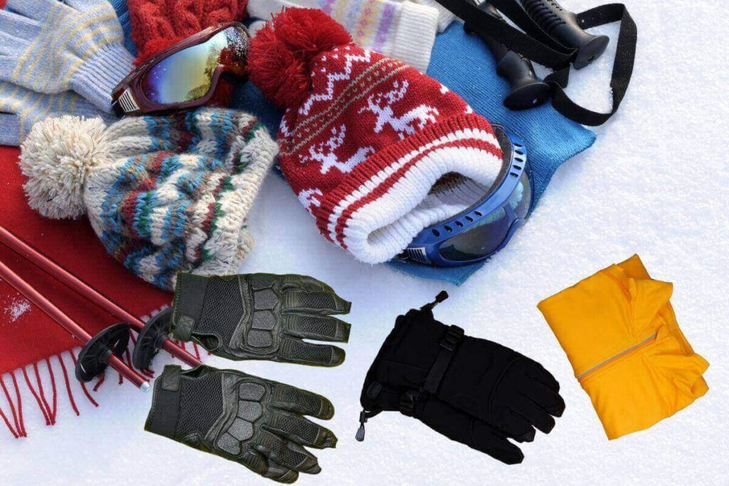 Quelques accessoires pour vêtement de ski. 