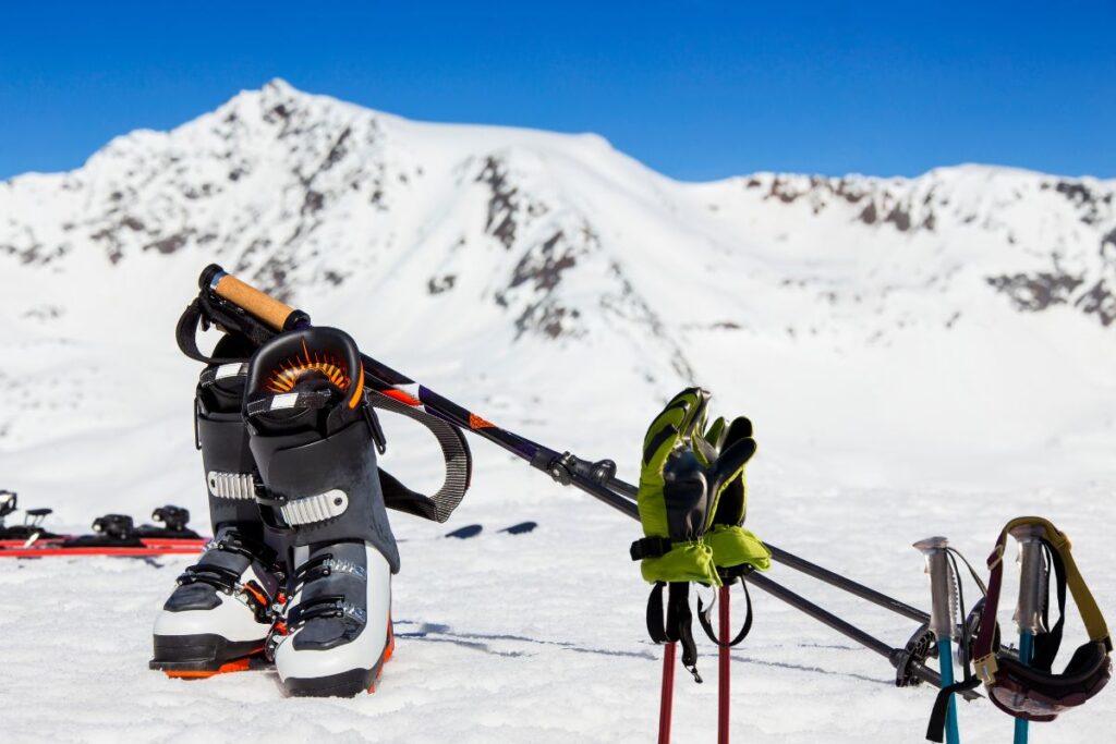 Des équipements de protection appropriés pour faire du ski.