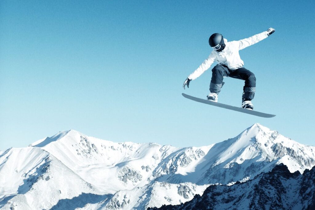 Un homme audacieux, mais conscient des risques auxquels il s'expose en pratiquant le snowboard. 