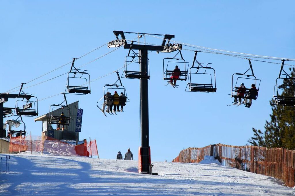Une station de ski aux tarifs abordable et offrant de multiples activités. 