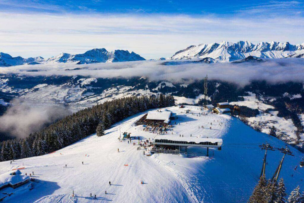 Une station de ski offrant différents atouts pour l'accueil des familles. 